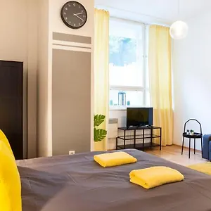 cozy-2-room-apartment-next-to-hermannstrasse.find-berlin-hotels.com/
